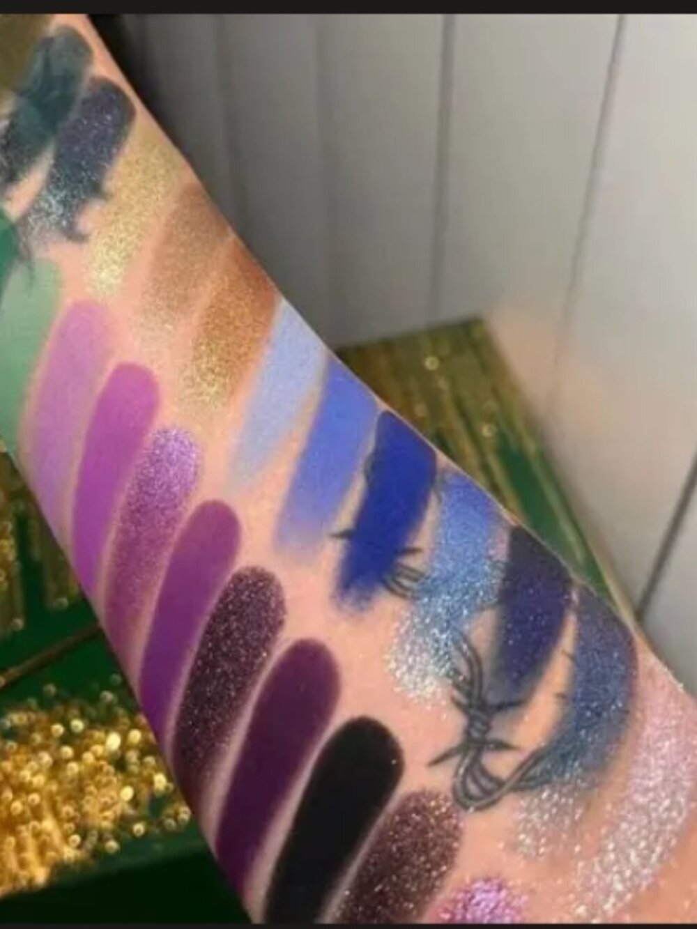 GLAMLITE x MIKAYLA NOGUEIRA Paht Two Eyeshadow Palette - RARE - 30 shades - Picture 5 of 9
